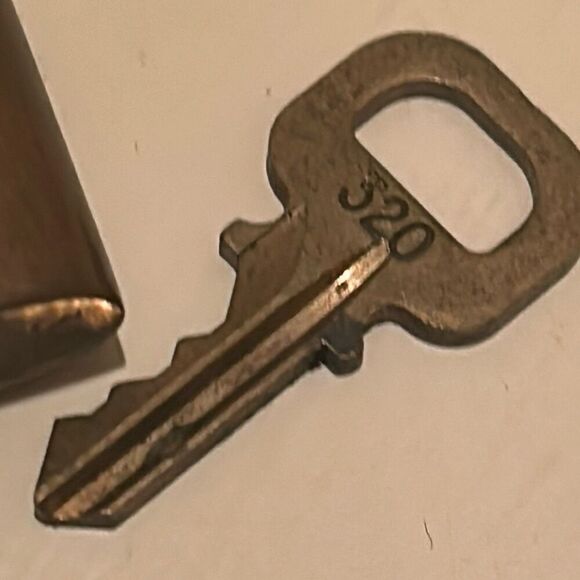 Louis Vuitton Paris Women's Padlock Lock & Key Gold Brass #320 Authentic LV - Picture 5 of 8